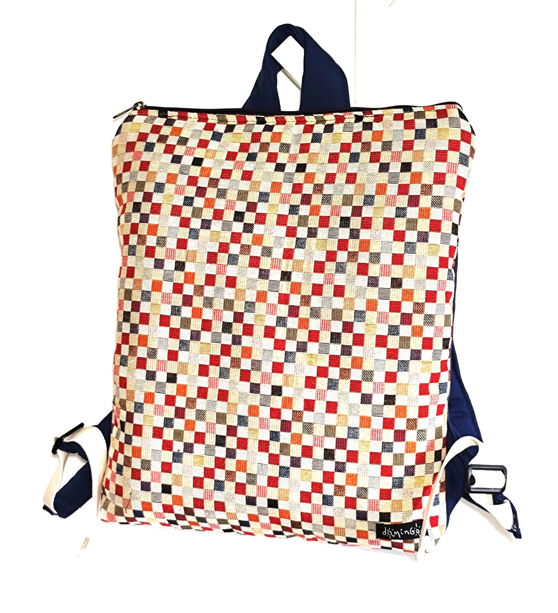 Puffer medium backpack squares 01
